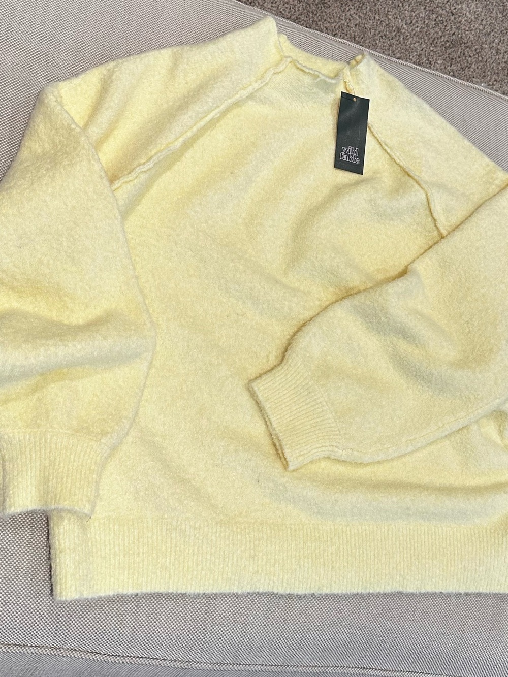 WILD FABLE size MEDIUM Pale Yellow Turtleneck Boucle Tunic Pullover Sweater NEW!
